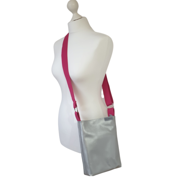Umhängetasche, Schultertasche, kleine Handtasche mit verstellbarem Gurt silber metallic