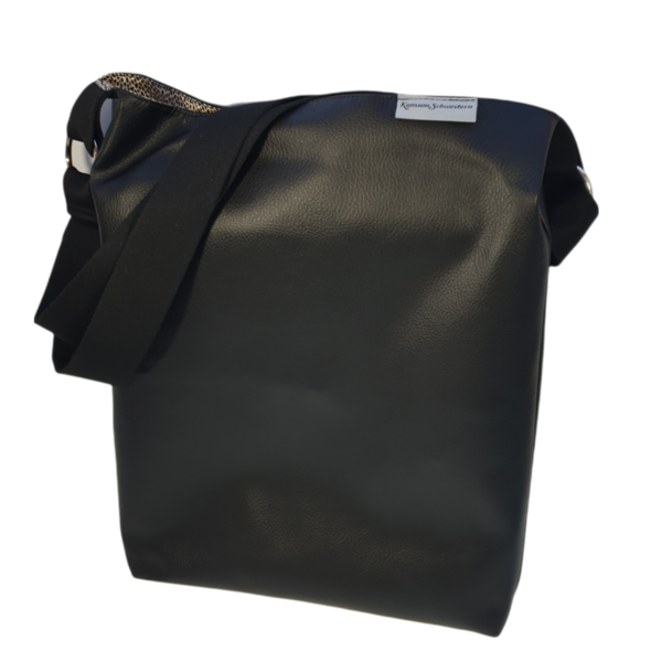 Umhängetasche, Schultertasche, große Handtasche mit verstellbarem Gurt, schwarzes Kunstleder mit Leo