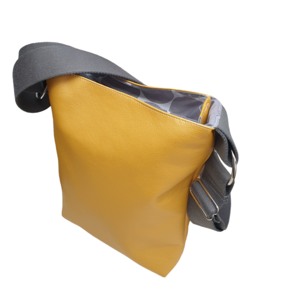 Umhängetasche, Schultertasche, kleine Handtasche mit verstellbarem Gurt gelb