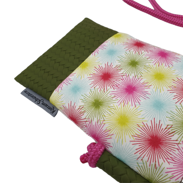 Handytasche zum Umhängen aus Kunstleder grün und Stoff Pusteblume bunt