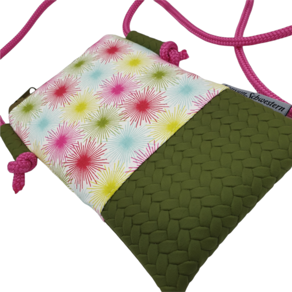 Handytasche zum Umhängen aus Kunstleder grün und Stoff Pusteblume bunt